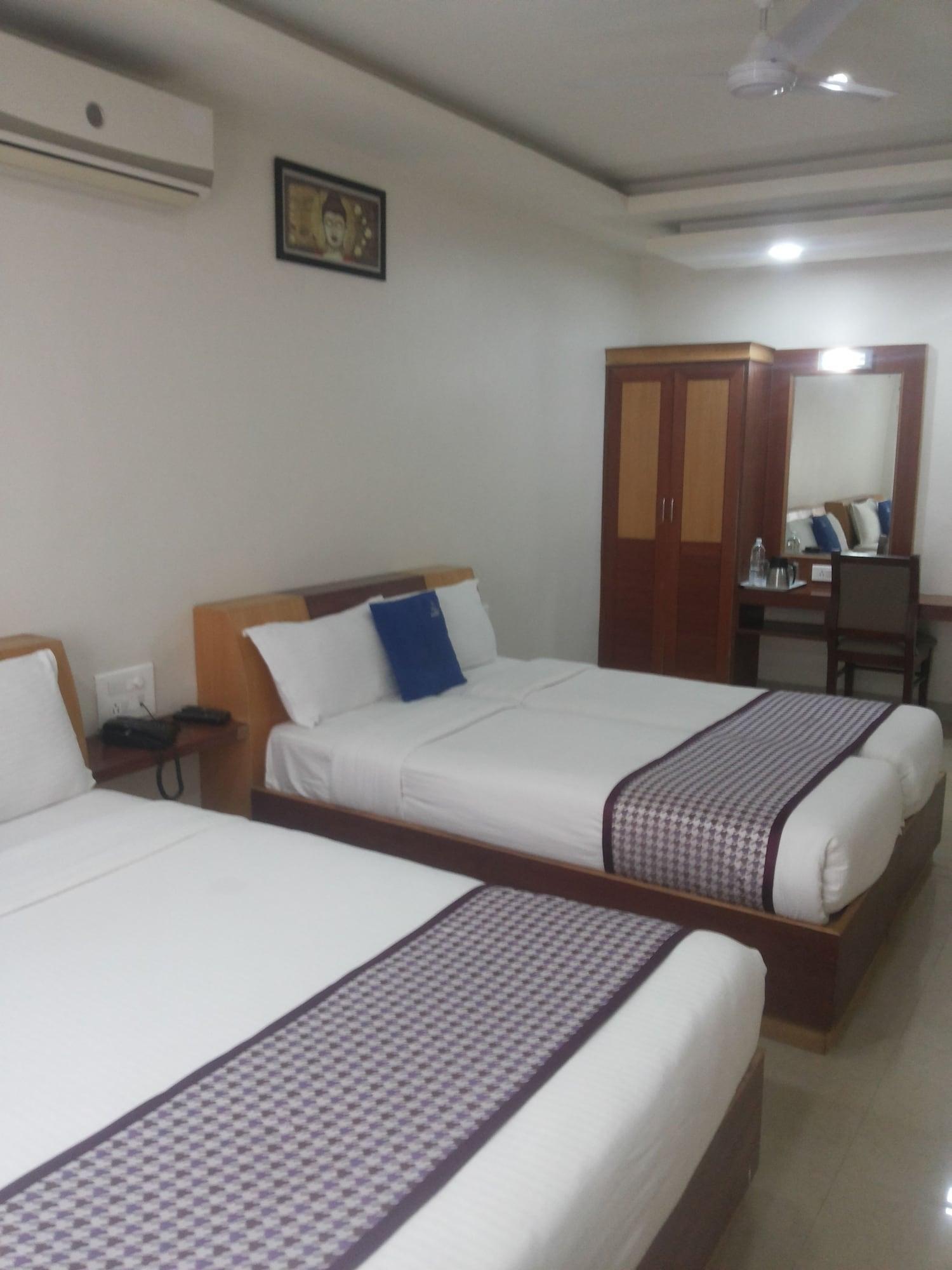 Hotel White Parrot Mysore Exterior foto