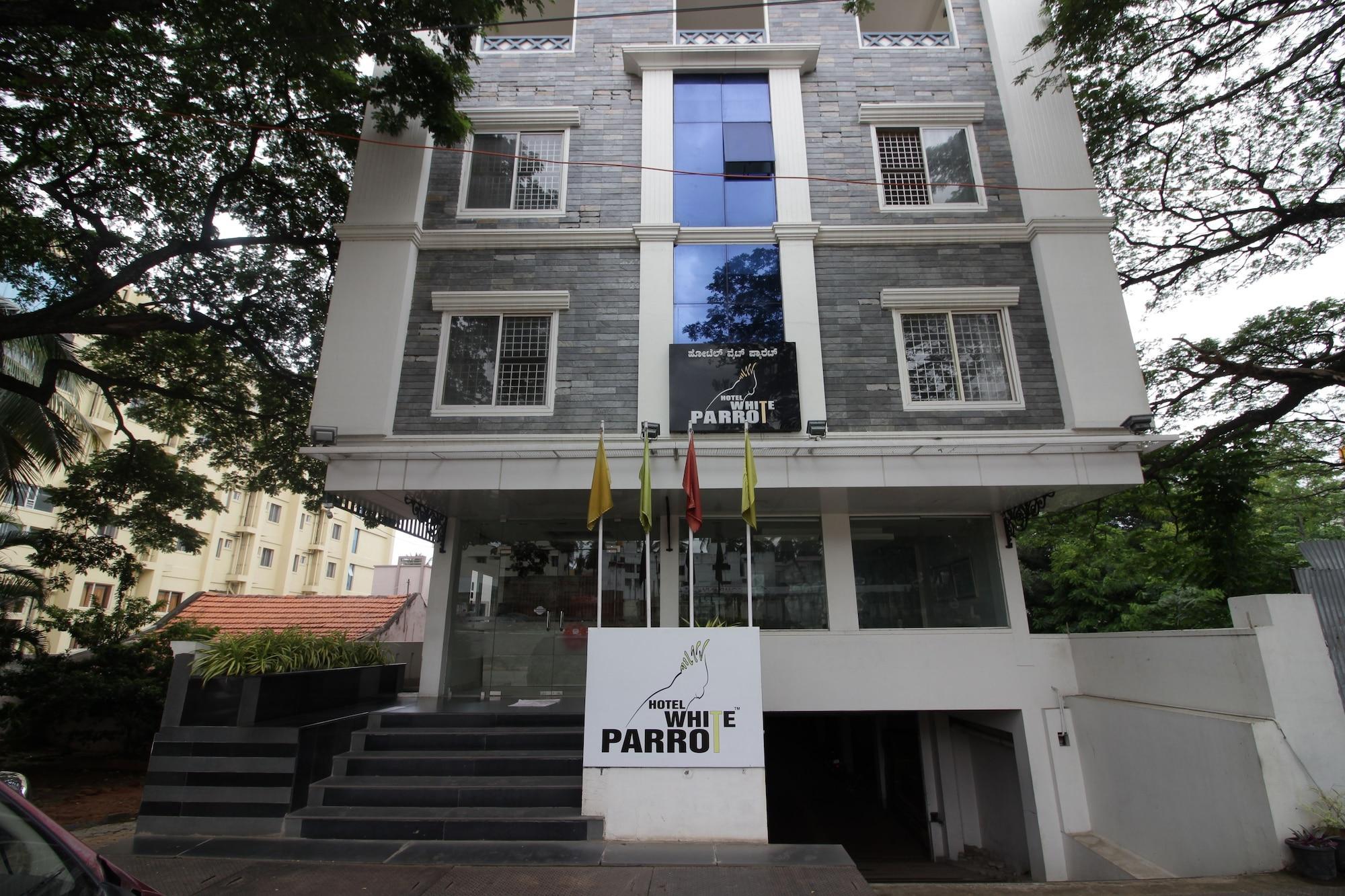 Hotel White Parrot Mysore Exterior foto