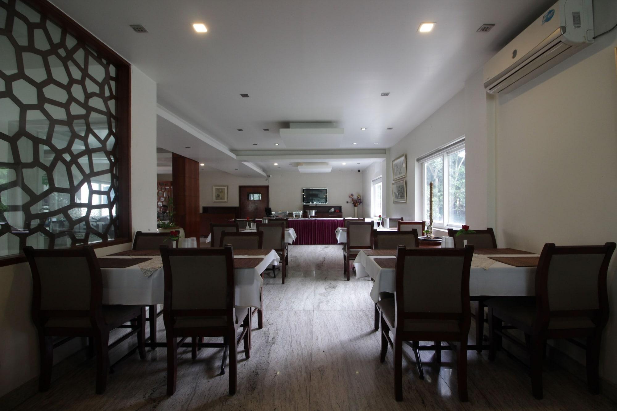 Hotel White Parrot Mysore Exterior foto