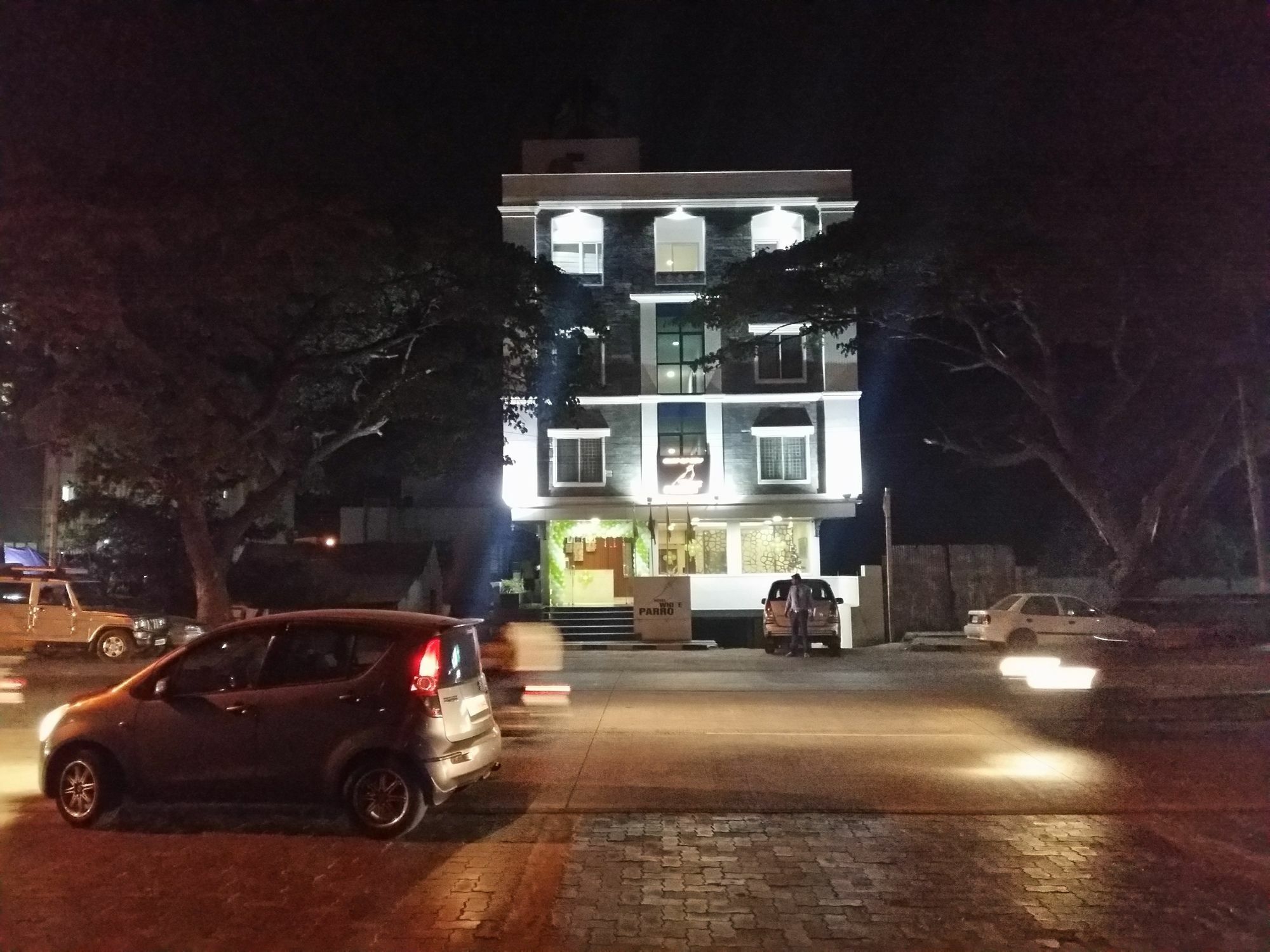 Hotel White Parrot Mysore Exterior foto