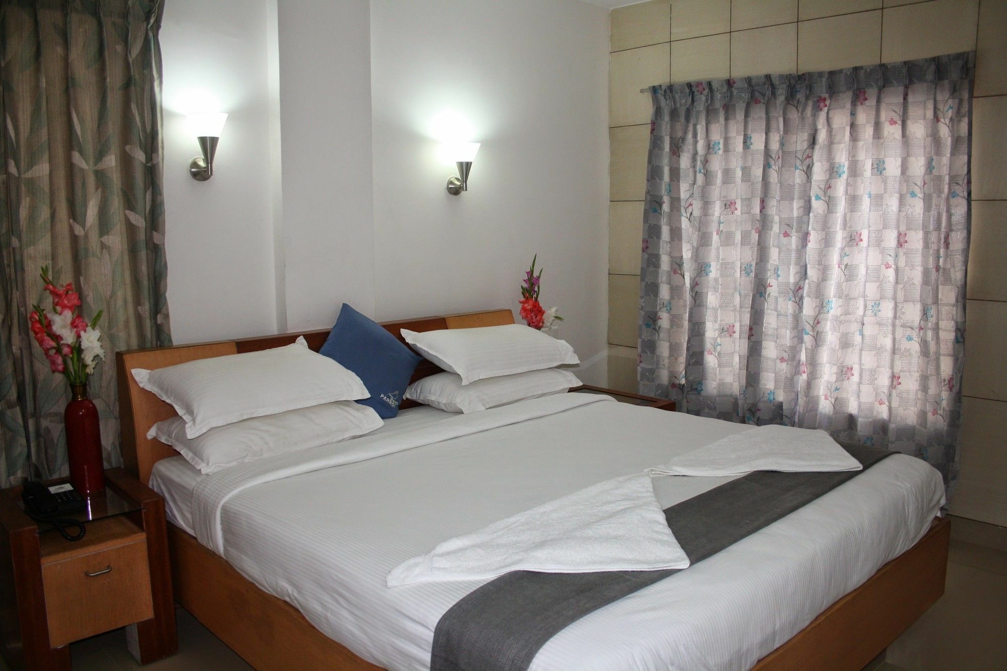 Hotel White Parrot Mysore Exterior foto